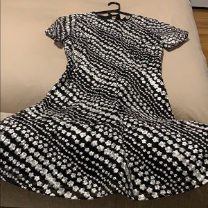 Michael Kors embellished blk/white floral dress!